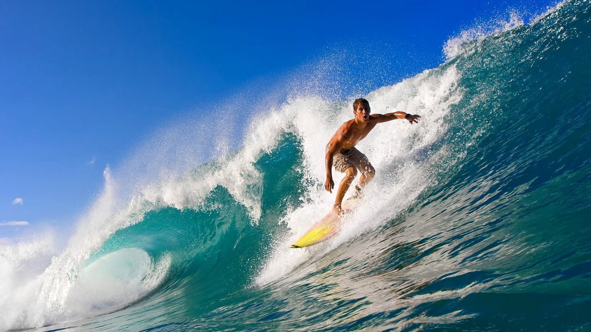 热火绝杀尼克斯，东部决赛中巴特勒双手暴扣点燃全场，巴特勒40分热火胜雄