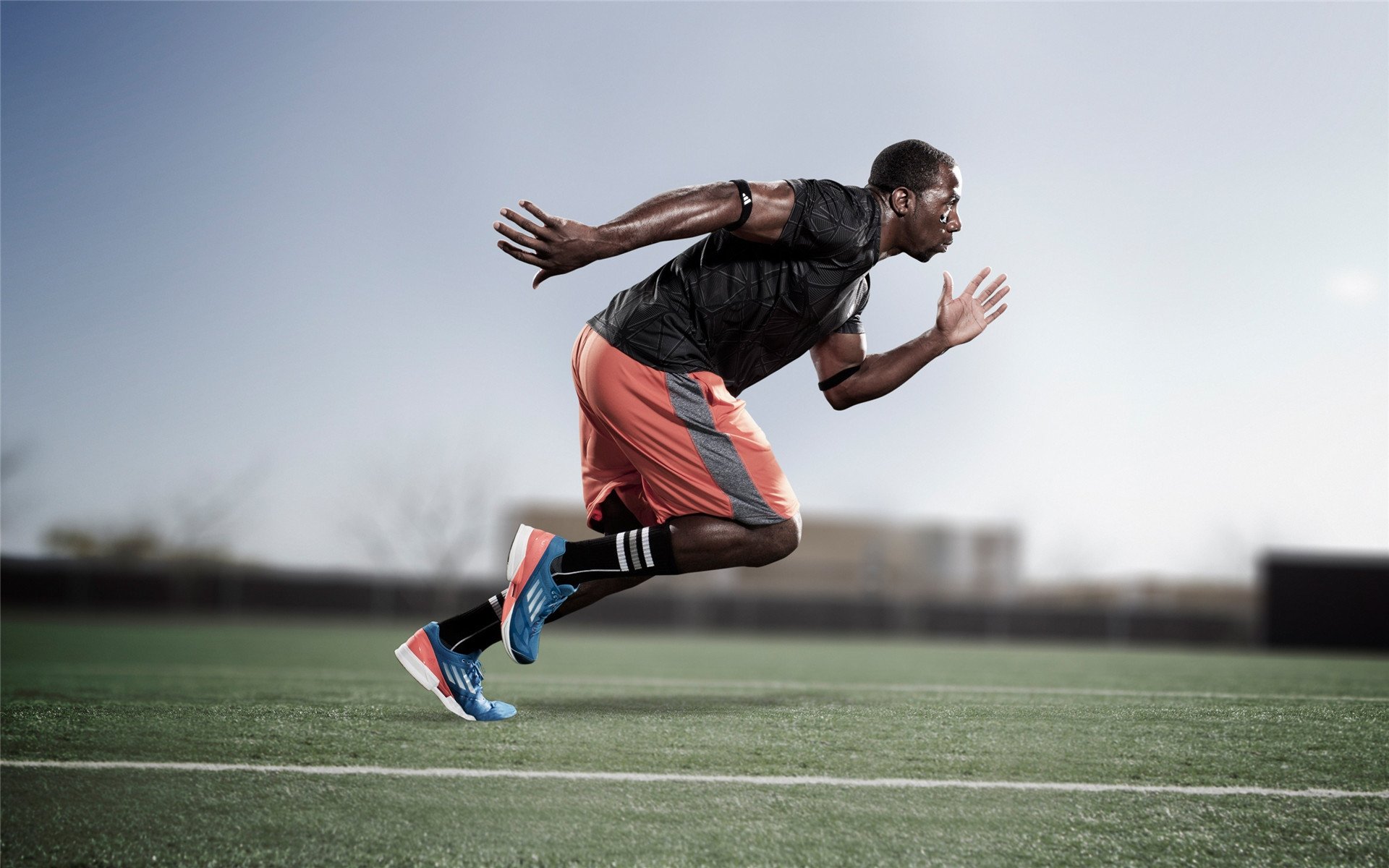 足球特训营试点扩展至内蒙古和广西地区，国家足球队特殊训练视频