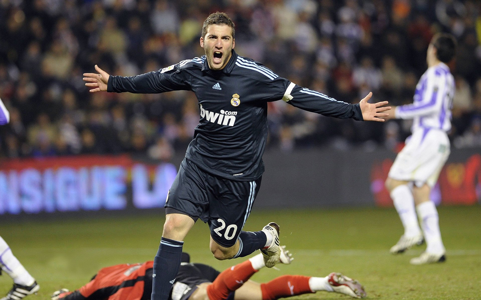 篮球明星集结争夺国际锦标赛荣誉，国际篮球明星排名前十